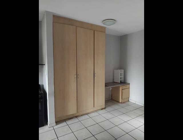 1 BEDROOM APARTMENT FOR SALE IN KANNONIERS PARK